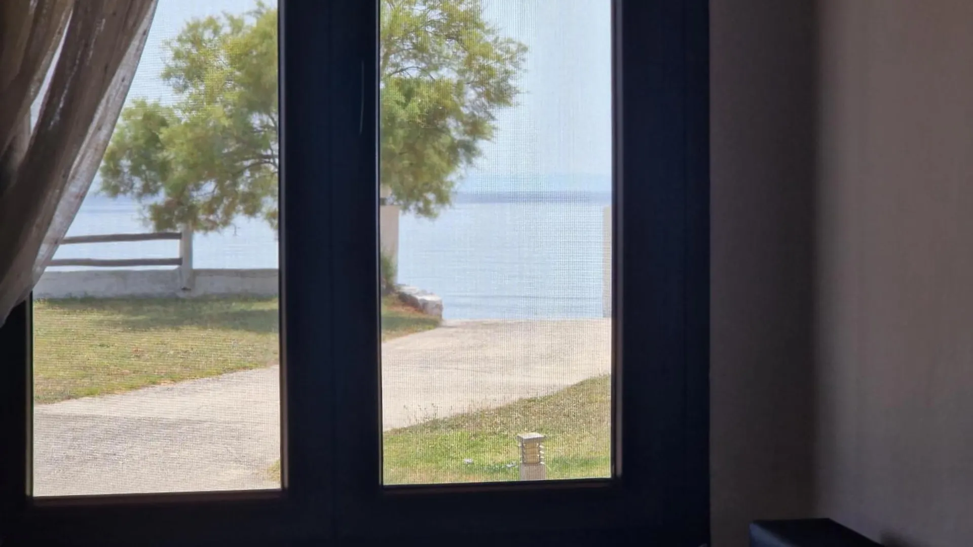On The Wave Studios Spitakia Sto Kyma Νικήτη