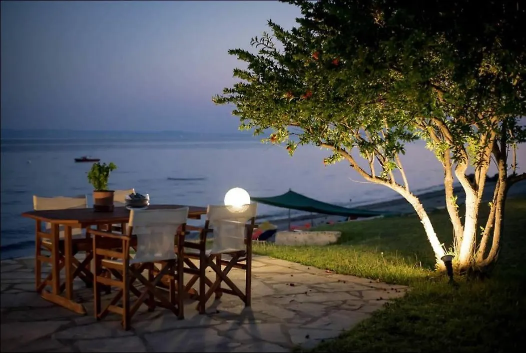 Aparthotel On The Wave Studios Spitakia Sto Kyma Nikiti  Greece