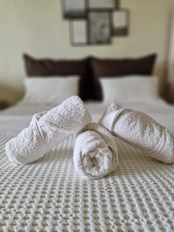 Aparthotel On The Wave Studios Spitakia Sto Kyma Nikiti