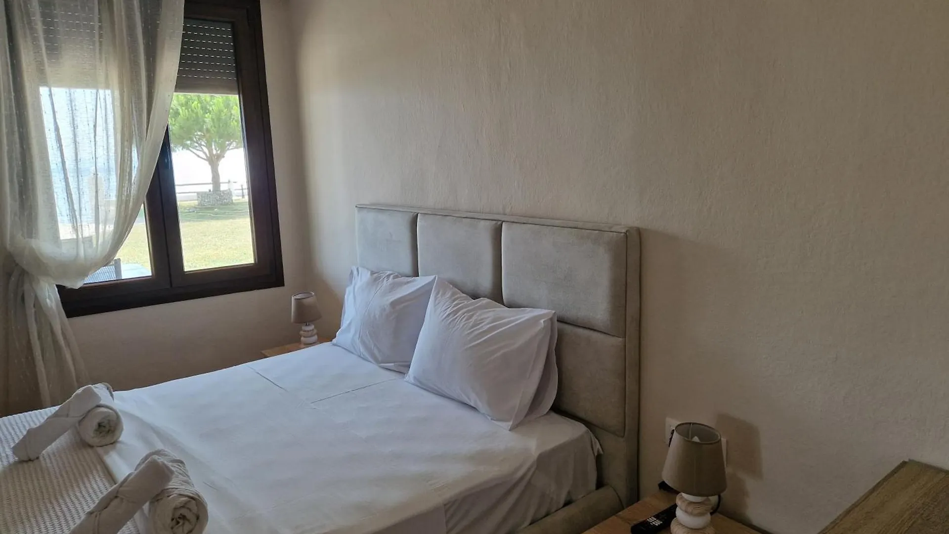 On The Wave Studios Spitakia Sto Kyma Nikiti  Aparthotel